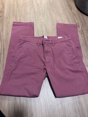 GAP Men's Slim Chinos/Khakis in Dark Pink 32x32